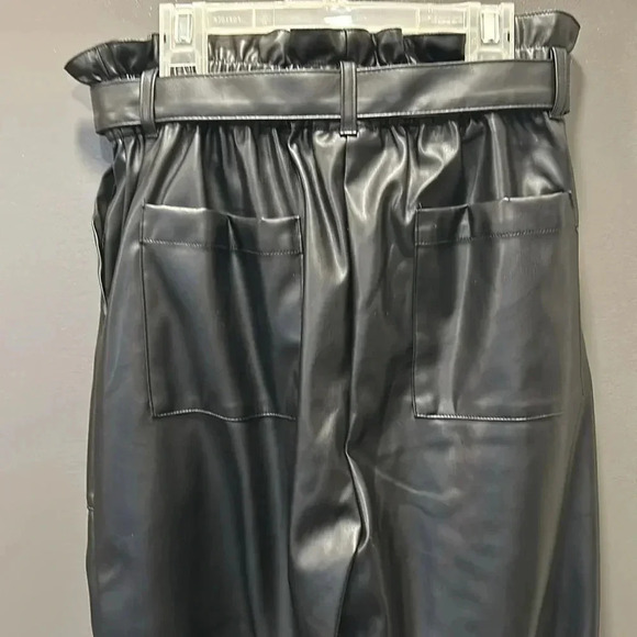 BAR III FAUX BLACK LEATHER WOMANS HIGH RISE BELTED PANTS SLACKS CLASSY SHARP FUN - Picture 3 of 10